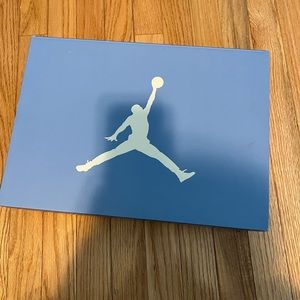 Jordan Retro 6 UNC